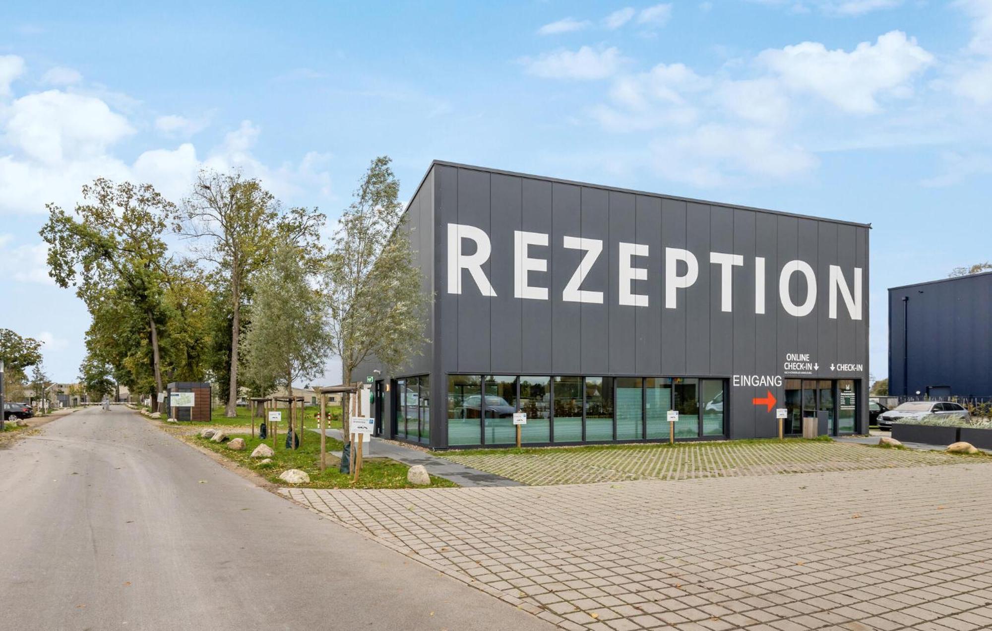 Awesome Home In Lembruch-Duemmer See With Kitchen Exterior foto